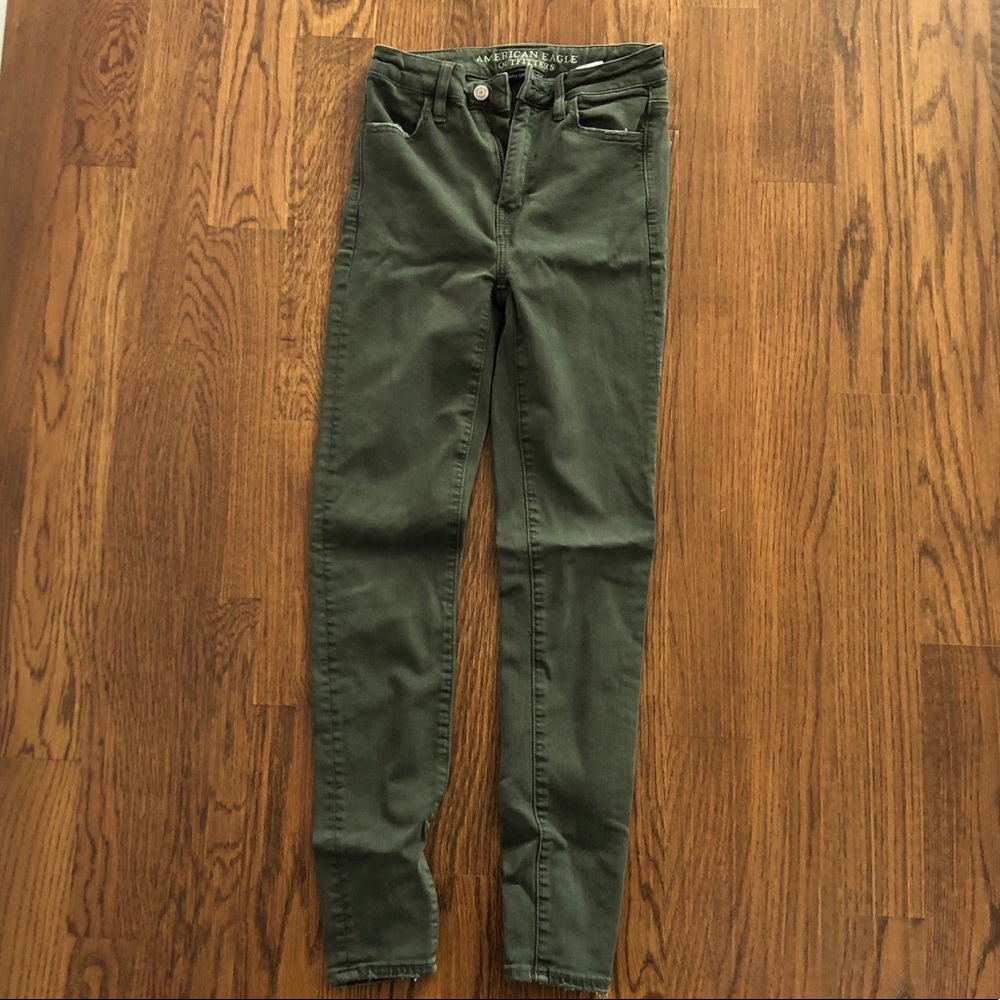 AMERICAN EAGLE CAMO GREEN SUPER SUPER STRECH JEANS